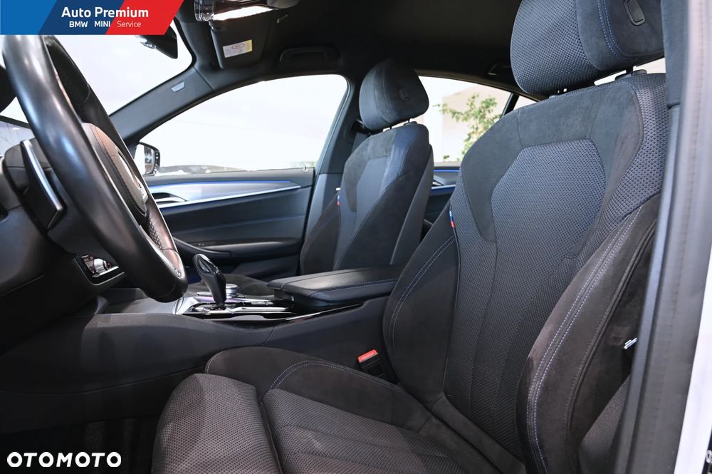 BMW Seria 5 540i xDrive - 10