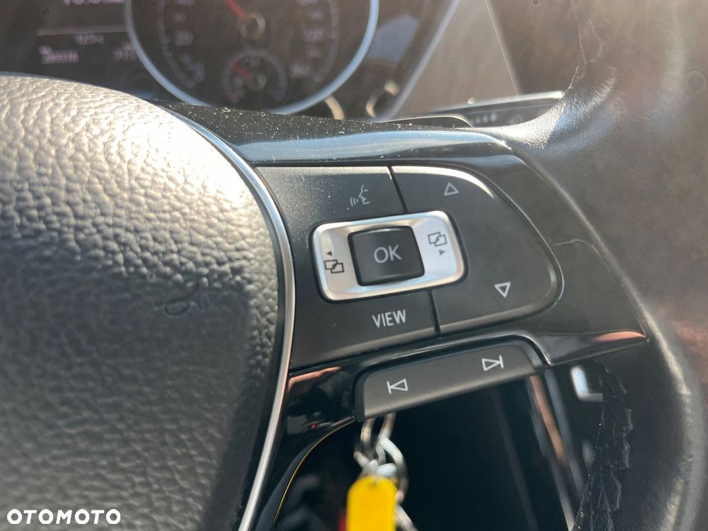 Volkswagen Touran 2.0 TDI SCR DSG Trendline - 34