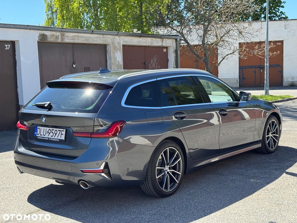 BMW Seria 3 320d Luxury Line - 38