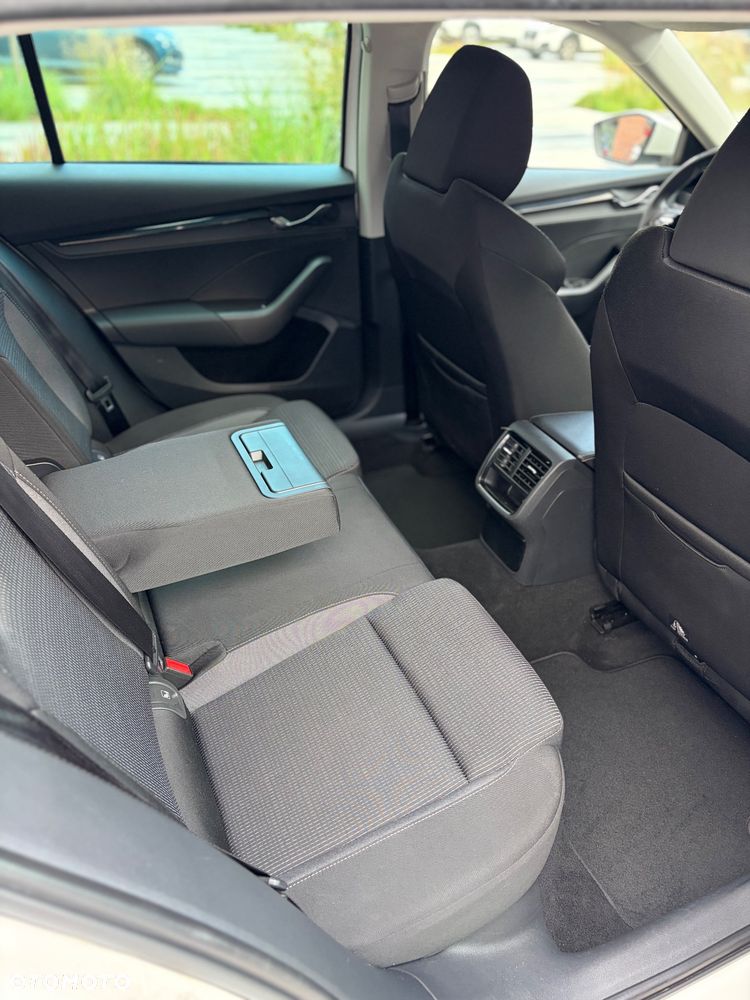 Skoda Octavia 2.0 TDI Ambition DSG - 24