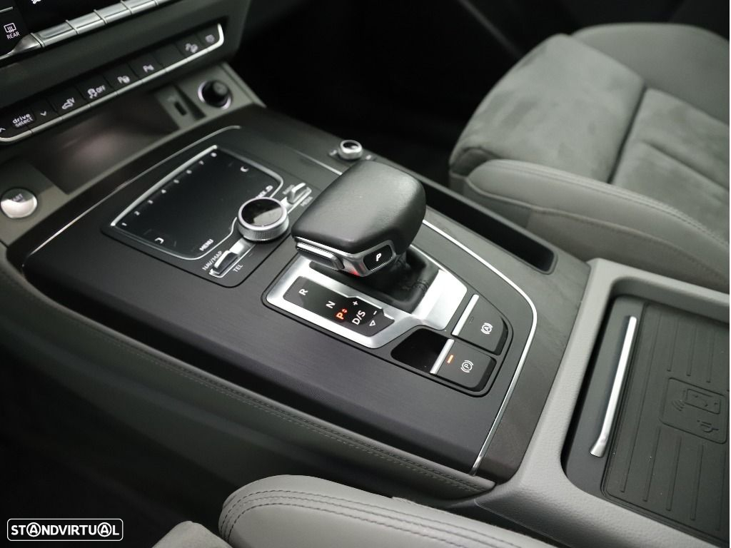 Audi Q5 55 TFSIe quattro Sport S tronic - 24