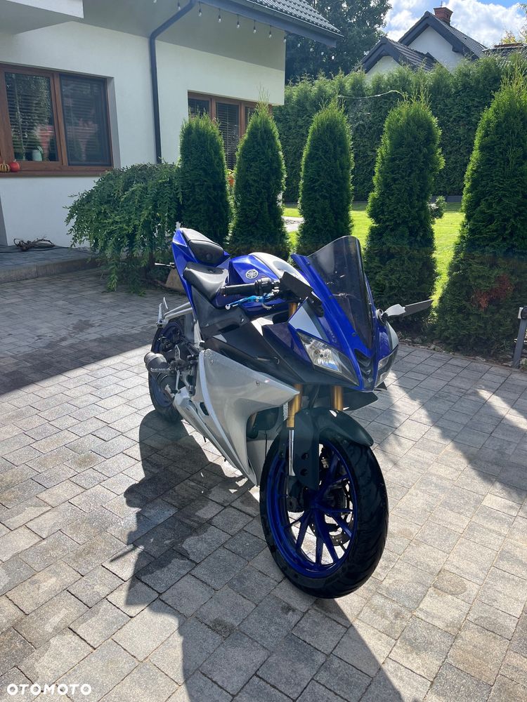 Yamaha YZF - 1