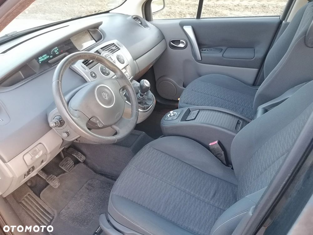 Renault Grand Scenic 2.0 16V Luxe Privilege - 5