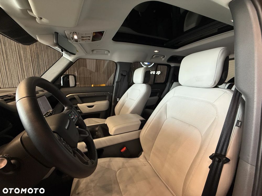Land Rover Defender 3.0 D250 mHEV X-Dynamic HSE - 14