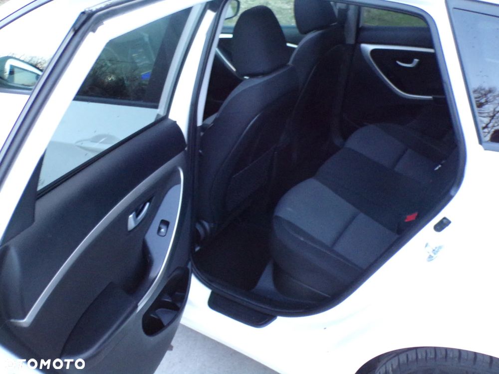 Hyundai i30 blue 1.6 CRDi Classic Navigation - 17