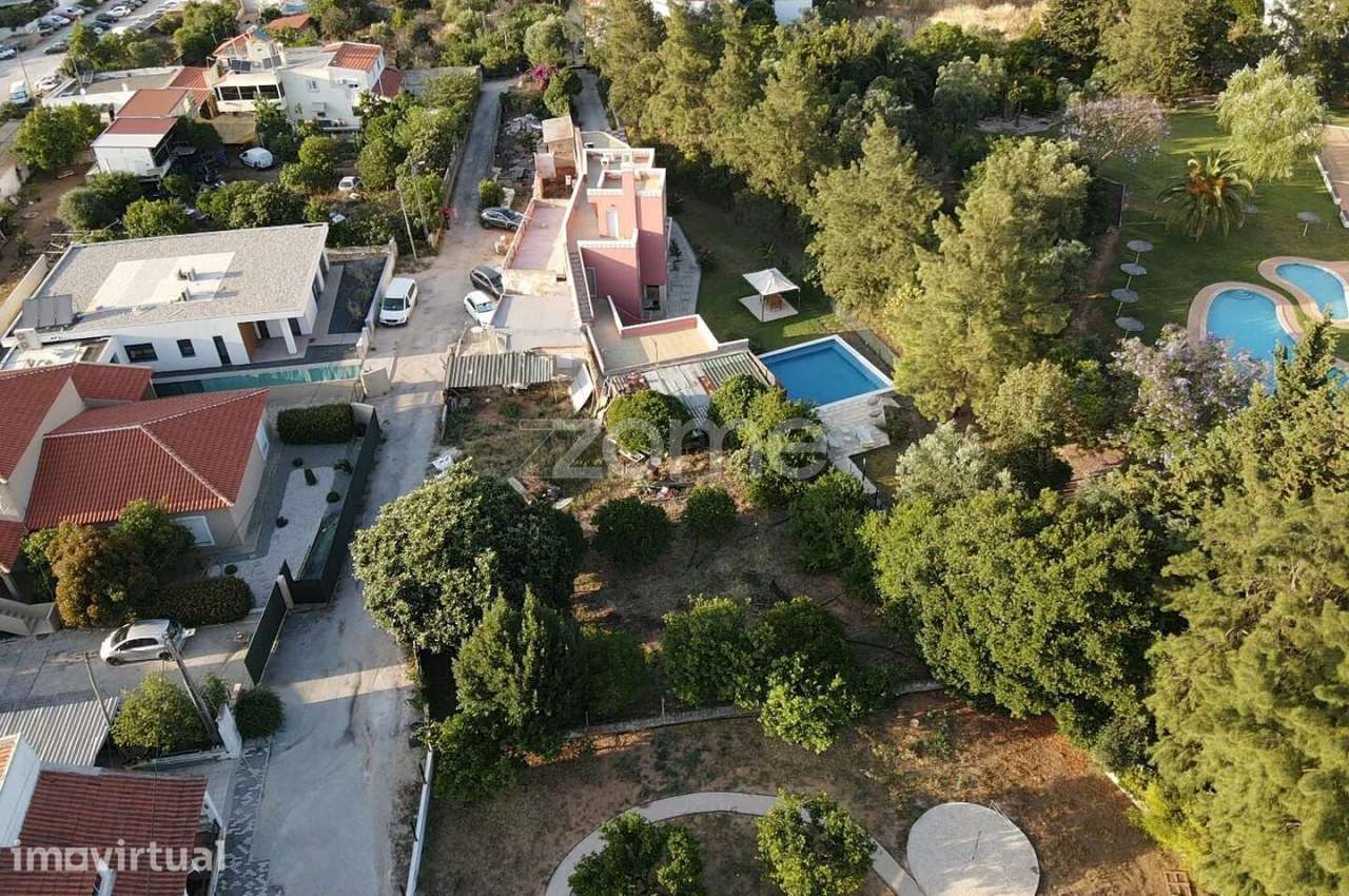 Lote de Terreno com uma área de 1.211m2, com Moradia, em Loulé - Grande imagem: 5/18