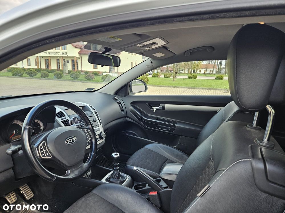 Kia ProCeed 1.6 L - 5