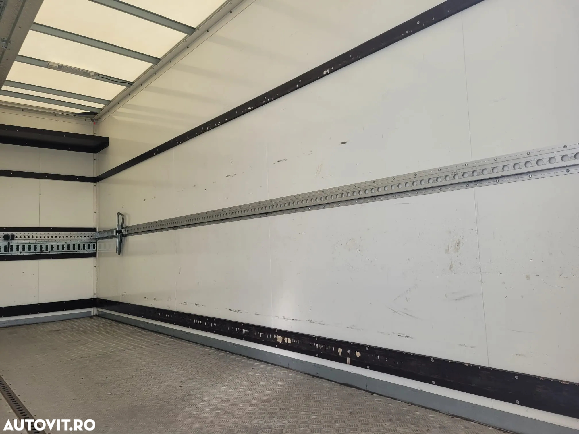 Iveco DAILY 72-180  cu box si lift , 7.2 to, import , posibilitate leasing - 12