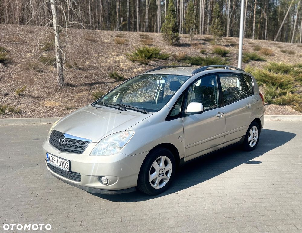 Toyota Corolla Verso 2.0 D-4D - 1