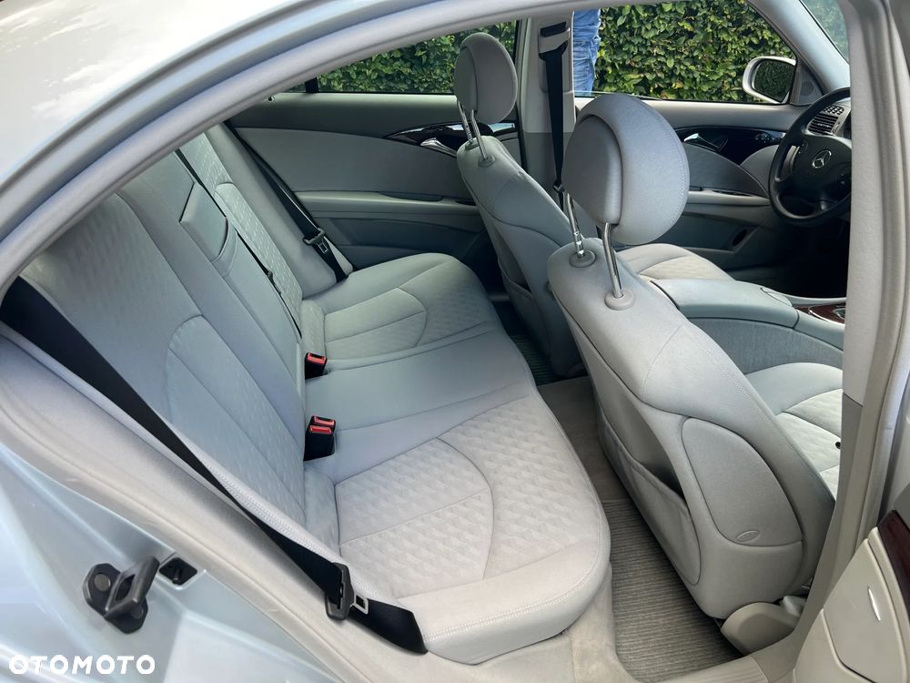 Mercedes-Benz Klasa E - 23