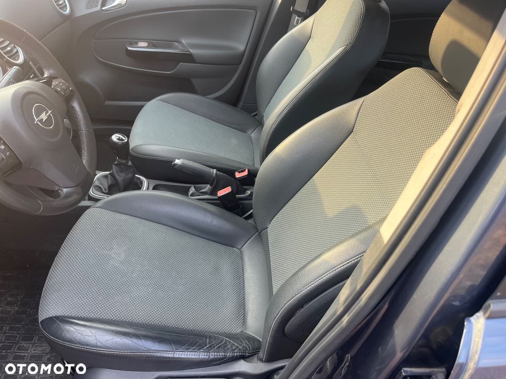 Opel Corsa 1.2 16V Cosmo - 19