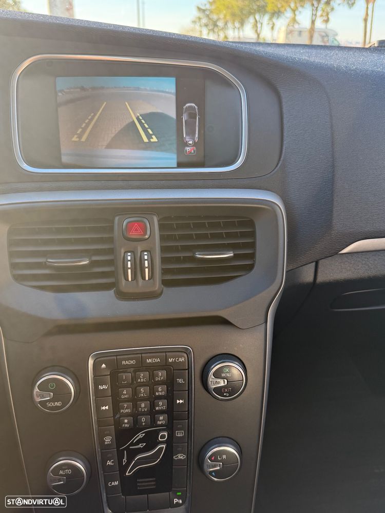 Volvo V40 D2 Momentum - 13