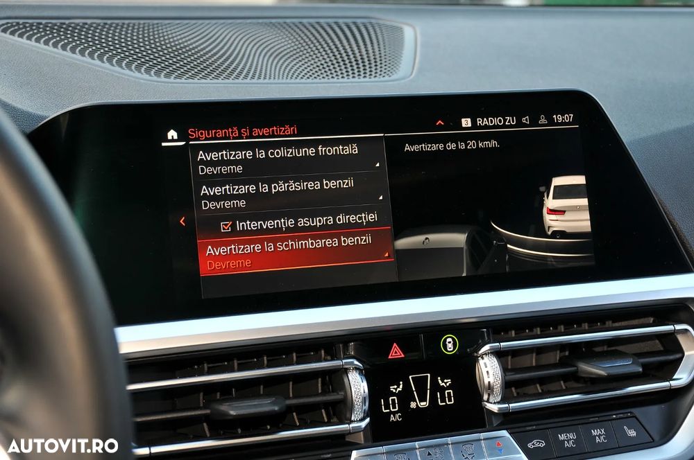 BMW Seria 3 320d xDrive Aut. M Sport - 30
