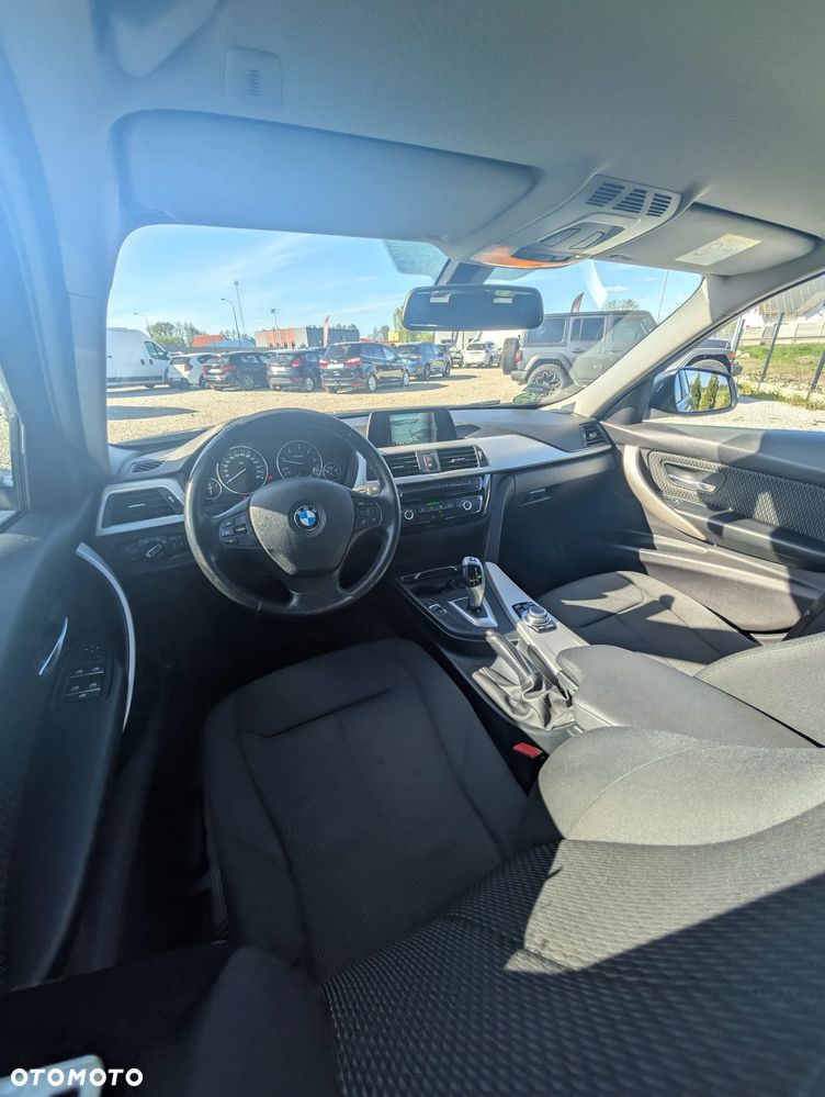 BMW Seria 3 318d - 10