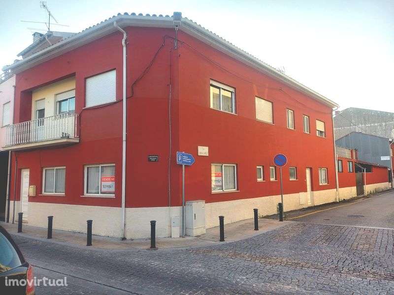 Moradia no centro da cidade de Cantanhede - Grande imagem: 2/11