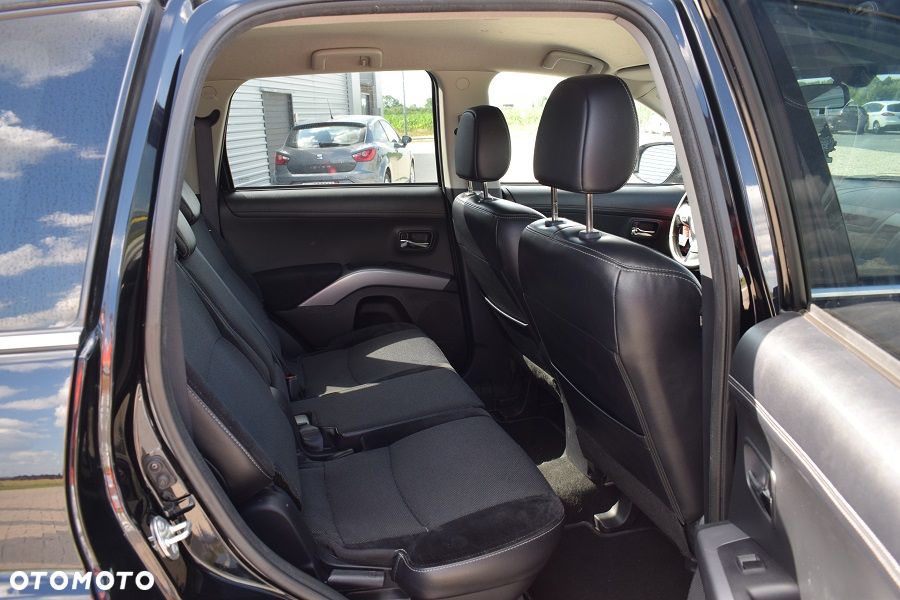 Mitsubishi Outlander 2.2 DID Intense EU5 - 10