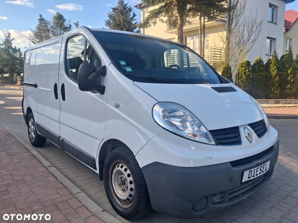 Renault TRAFIC - 2