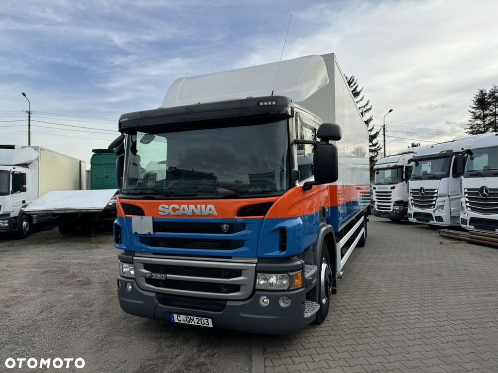 Scania P 320 / KONTENER 8.40 / Winda/ - 2