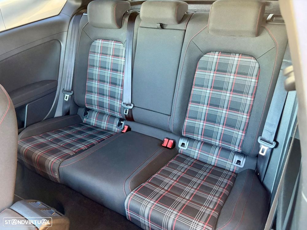 VW Golf 2.0 TSi GTi DSG - 18