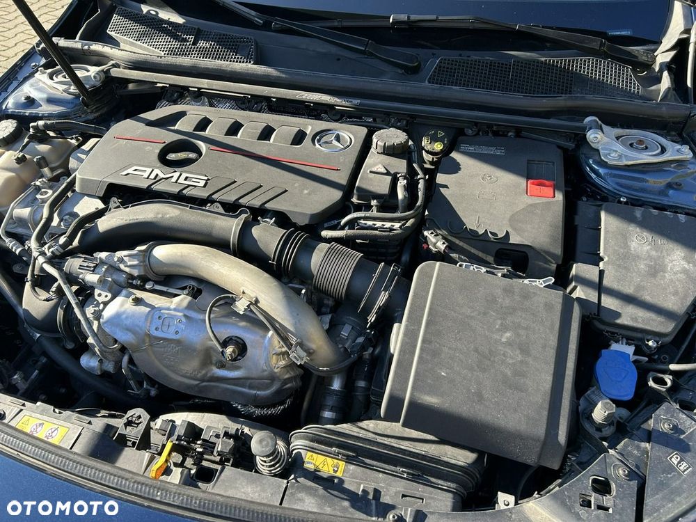 Mercedes-Benz CLA AMG 35 4-Matic 7G-DCT - 23