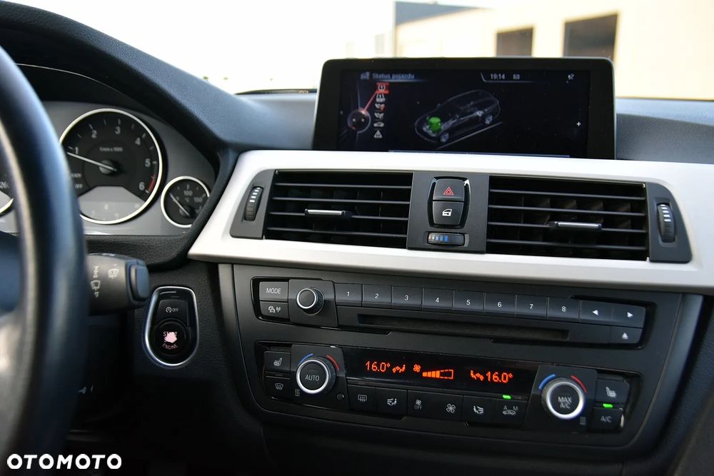 BMW Seria 3 320d - 32
