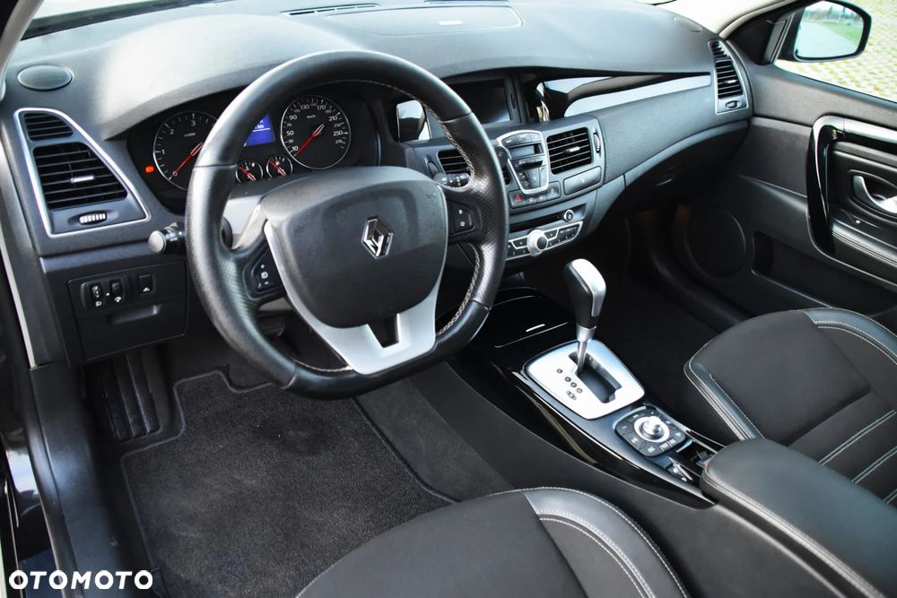 Renault Laguna dCi 175 FAP Bose Edition - 12