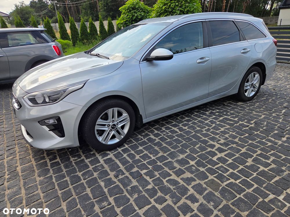 Kia Ceed 1.6 CRDi Eco-Dynamics+ (48V Mild-Hybrid) Platinum Edition - 24