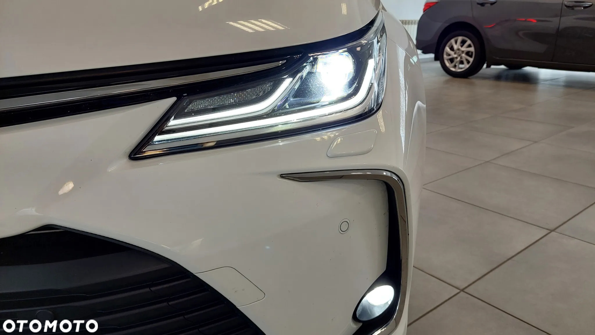 Toyota Corolla 1.8 Hybrid Comfort - 8