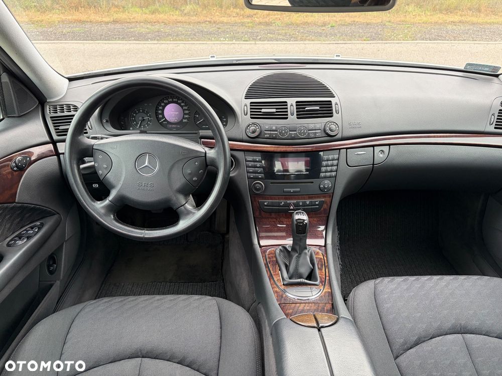 Mercedes-Benz Klasa E 200 CDI Classic - 13