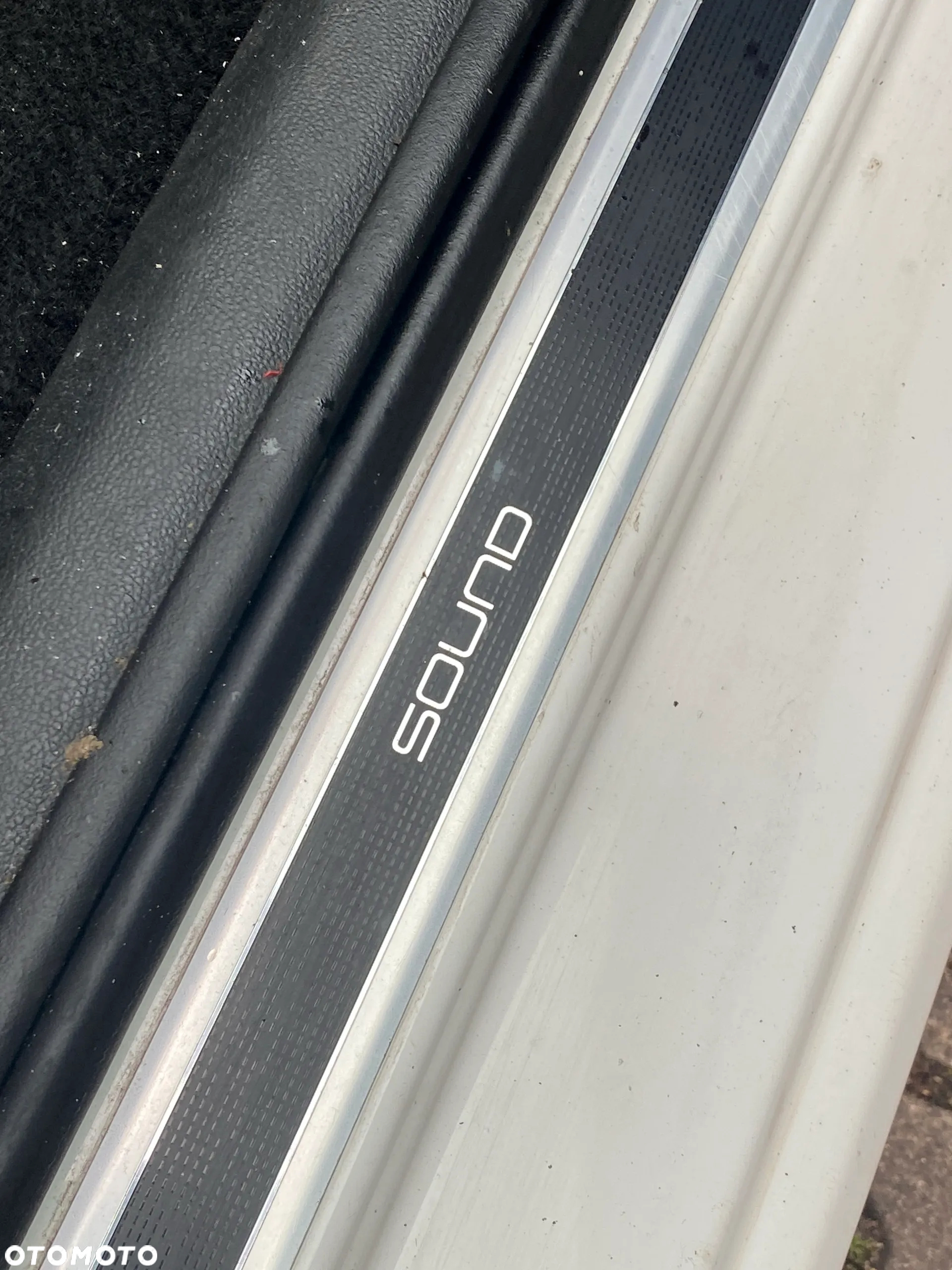 Volkswagen up! sound - 17