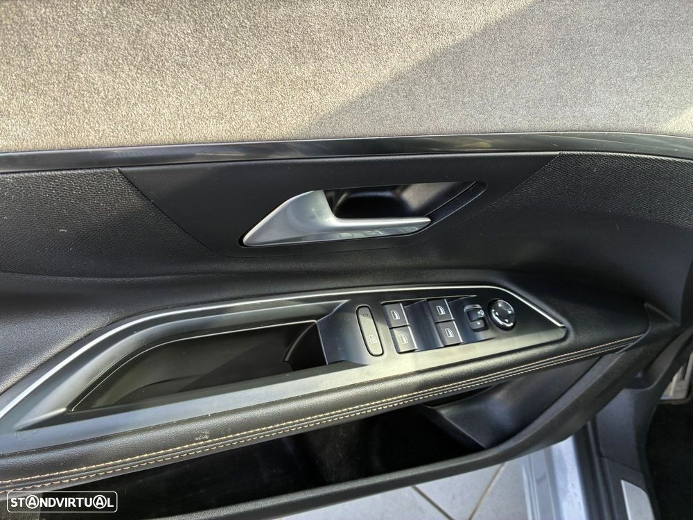 Peugeot 5008 1.5 BlueHDi GT Pack EAT8 - 26