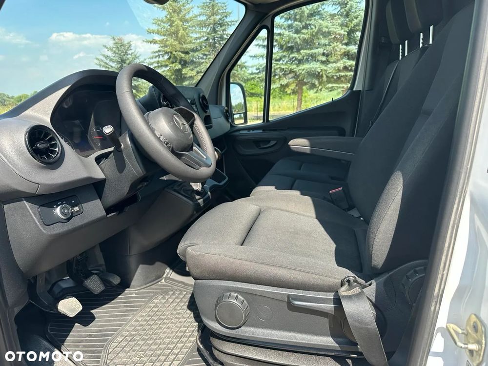 Mercedes-Benz Sprinter 319 - 5