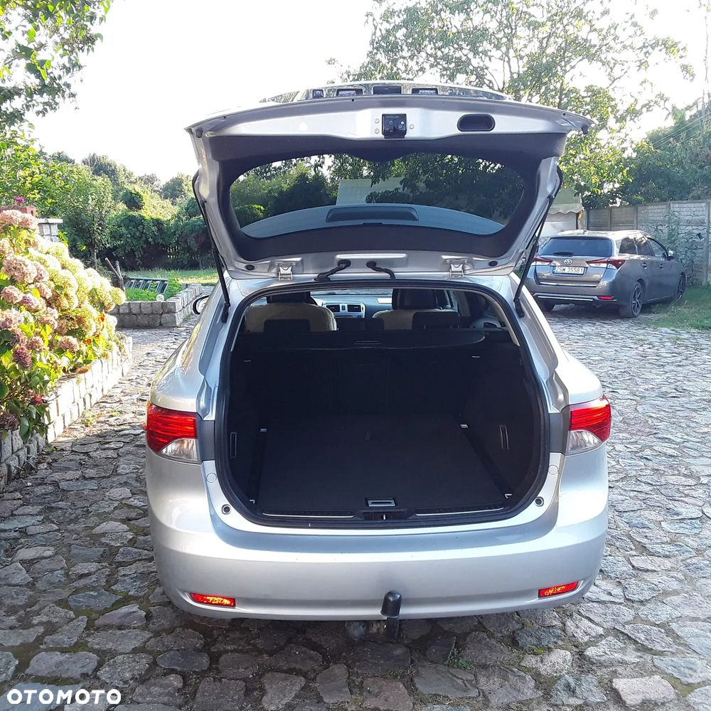 Toyota Avensis 2.0 D-4D Executive - 10