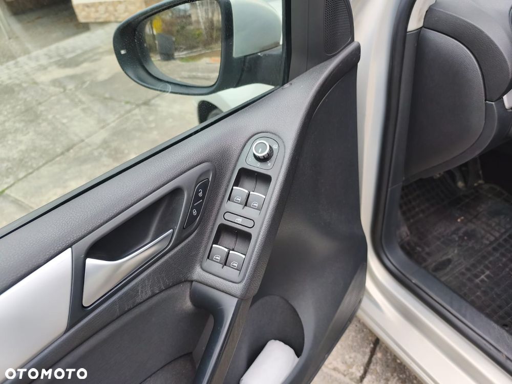 Volkswagen Golf 2.0 TDI DPF Style - 11