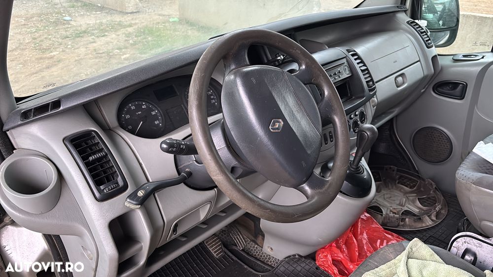 Renault TRAFIC - 9