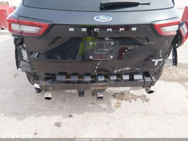 Ford Escape 2.0 EcoBoost AWD Titanium - 11