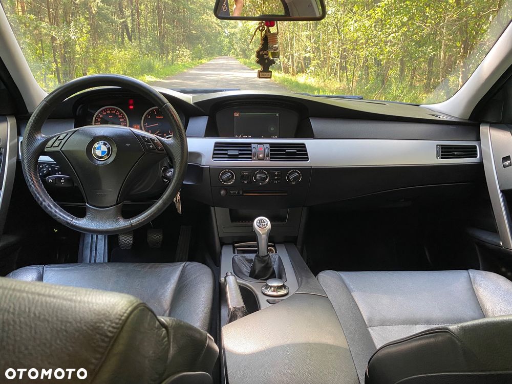 BMW Seria 5 525i - 13