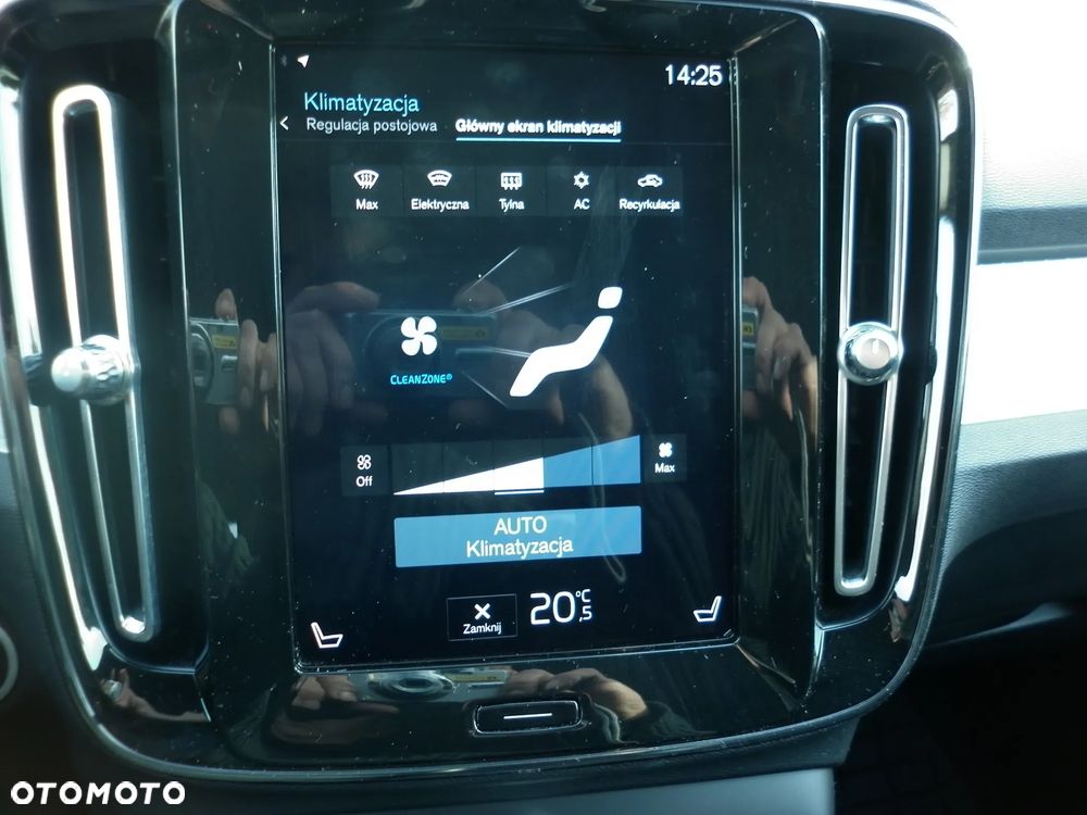 Volvo XC 40 D3 AWD Geartronic Momentum Pro - 21