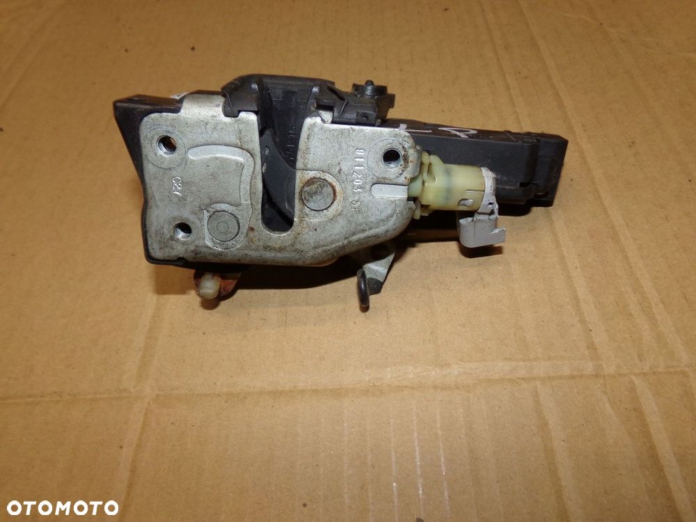 ZAMEK LEWY PRZÓD 4 PIN FORD FREESTAR 4.2 01-07r. - 4