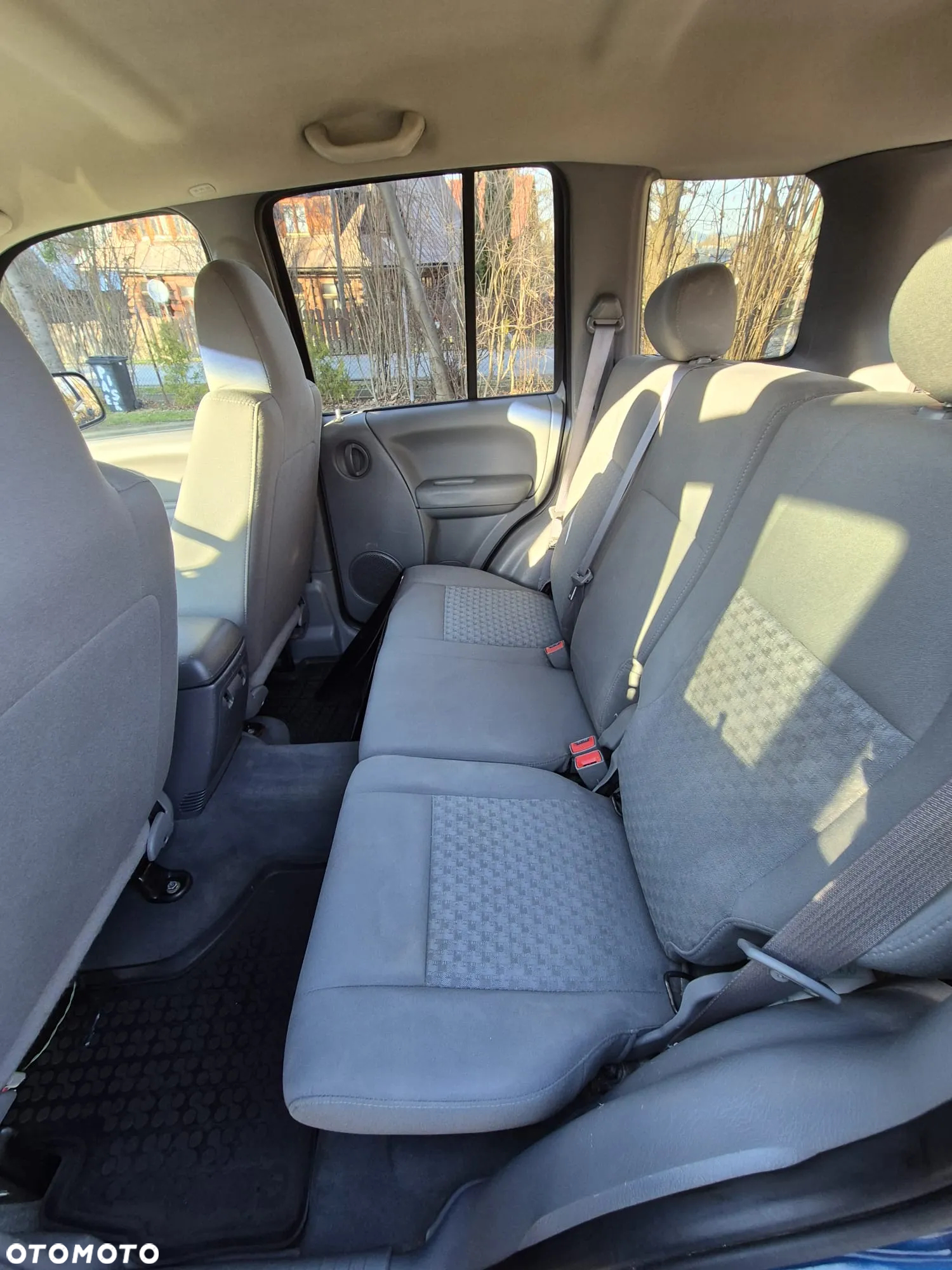 Jeep Liberty 3.7 4x4 - 11