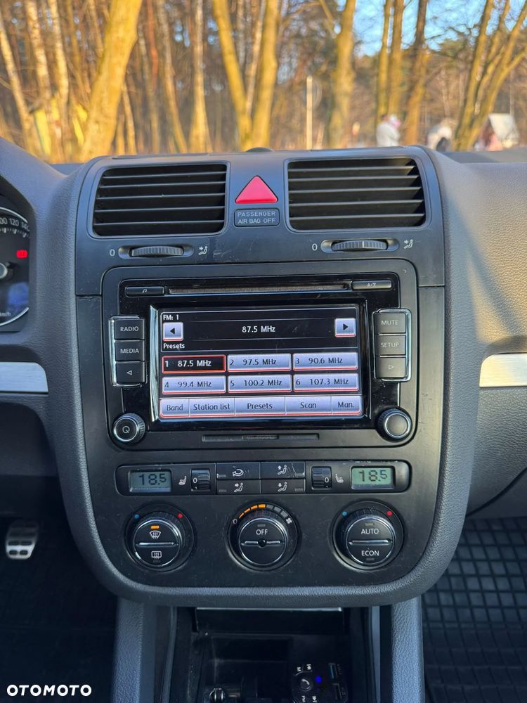 Volkswagen Golf - 10