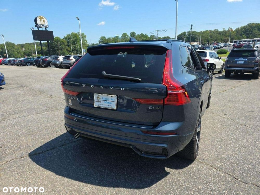 Volvo XC 60 B5 B AWD Ultimate Dark - 2
