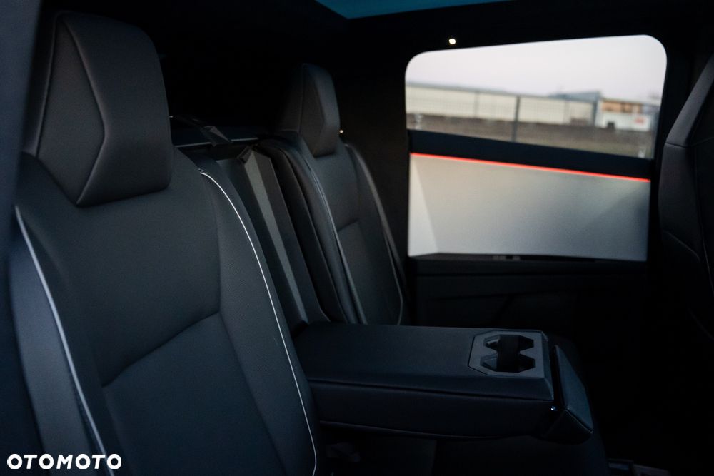 Tesla Cybertruck - 29