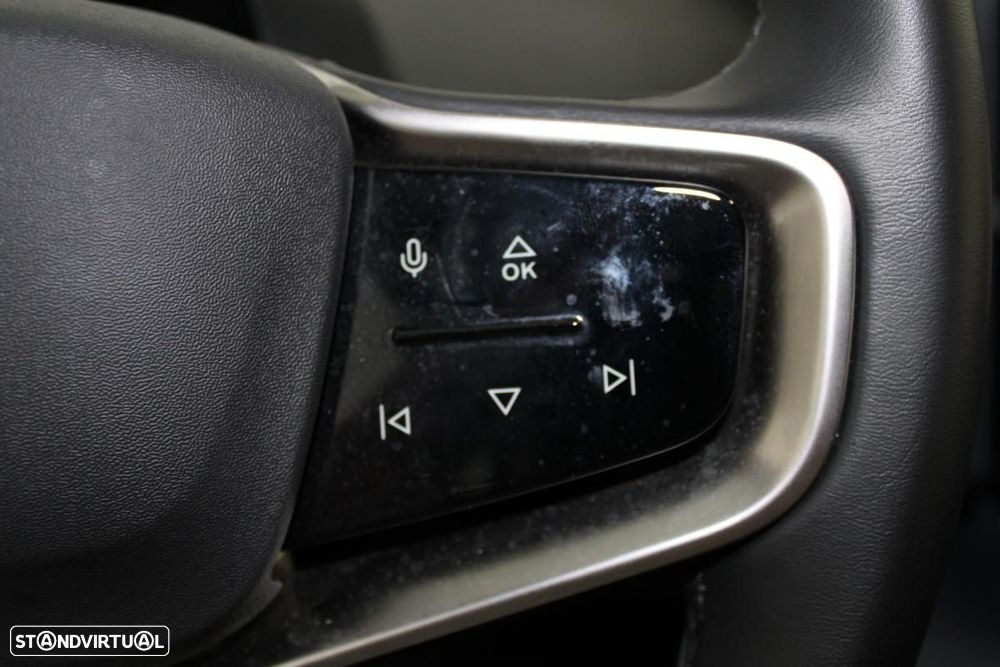 Volvo EX30 Single Motor Extended Range RWD Plus - 16