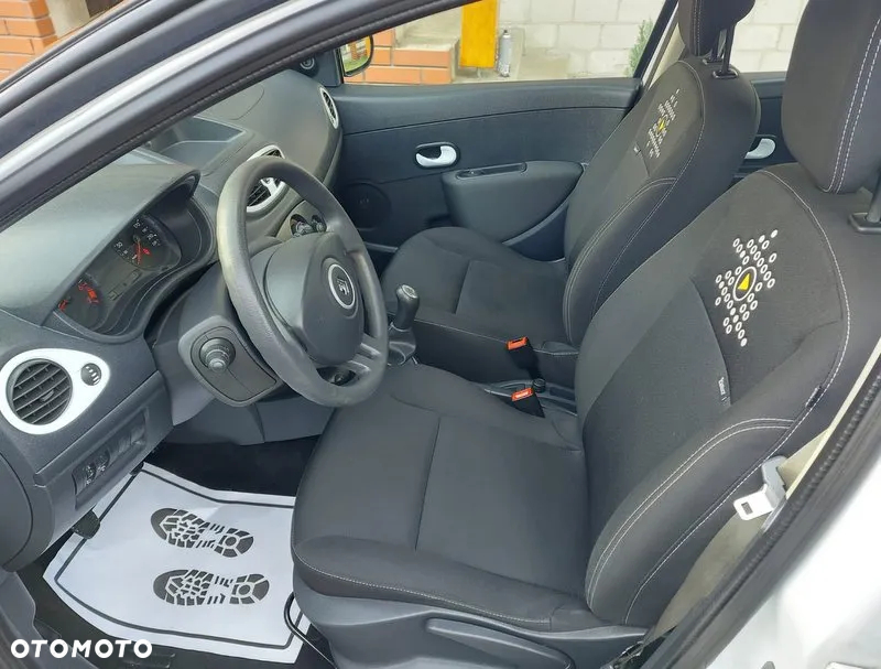 Renault Clio 1.2 16V 75 Yahoo - 30
