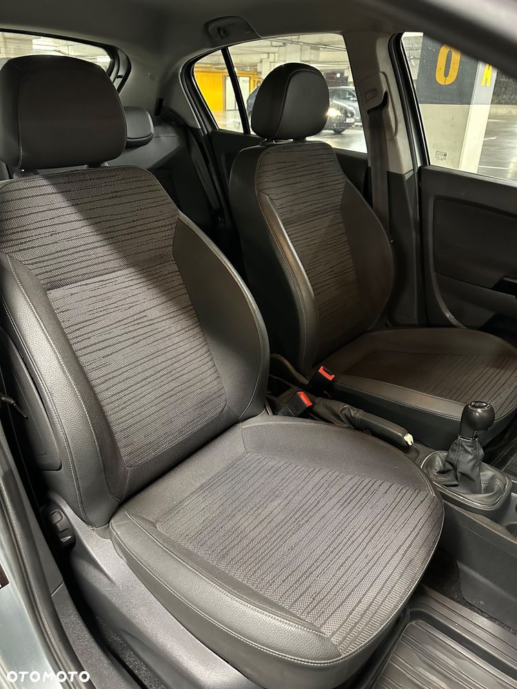 Opel Corsa 1.2 16V Cosmo - 40
