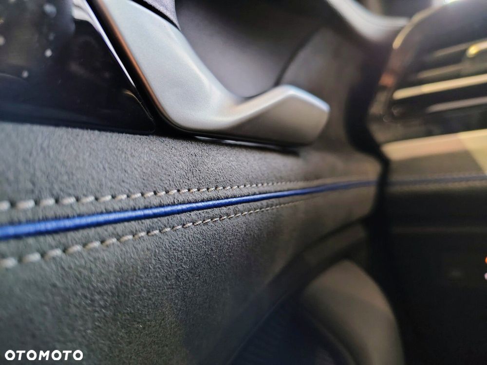 Volkswagen Passat - 35