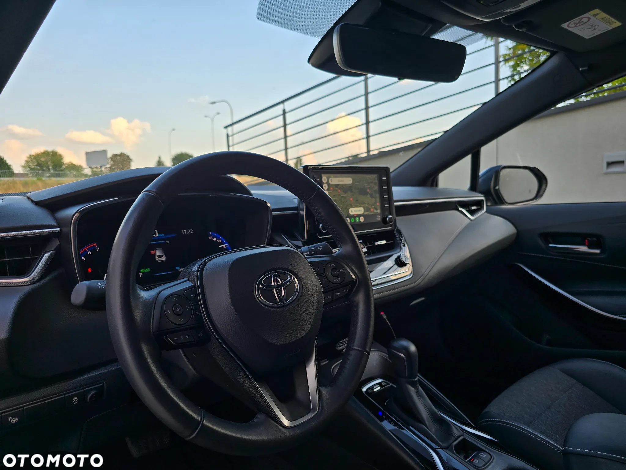 Toyota Corolla 1.8 Hybrid Executive - 17