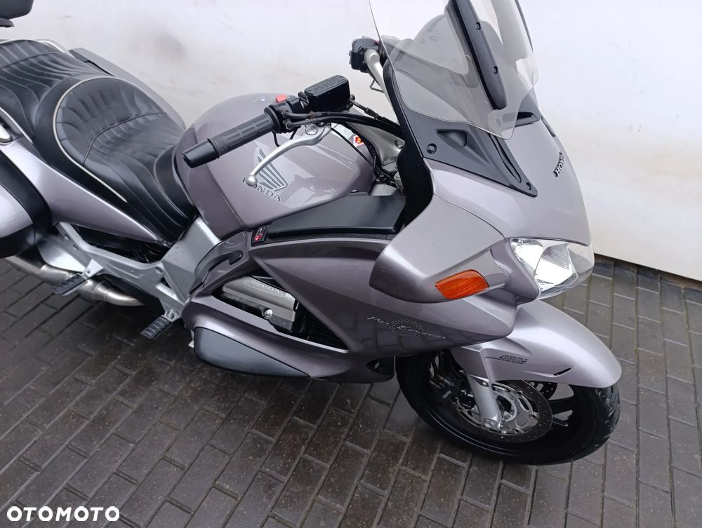 Honda ST - 24