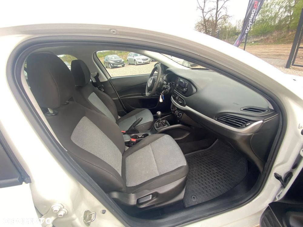 Fiat Tipo 1.4 16v Easy EU6d - 28